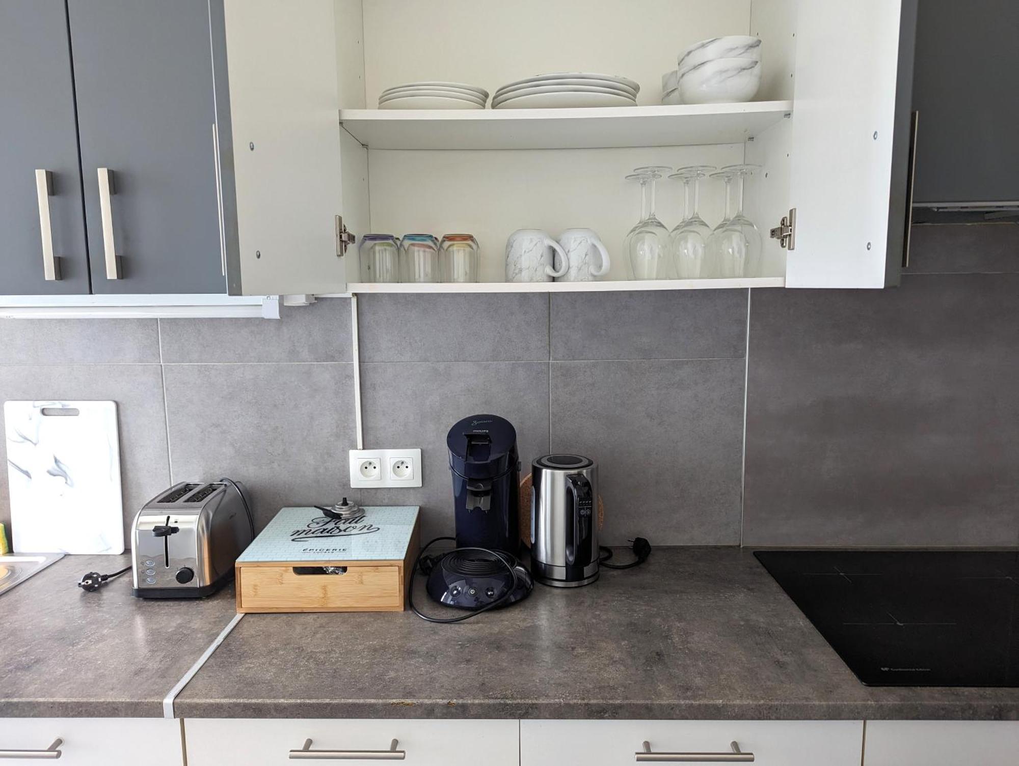 Le Mirage - 2 Chambres, Salon, Cuisine Equipee, Parking Et Wifi Gratuit Apartment