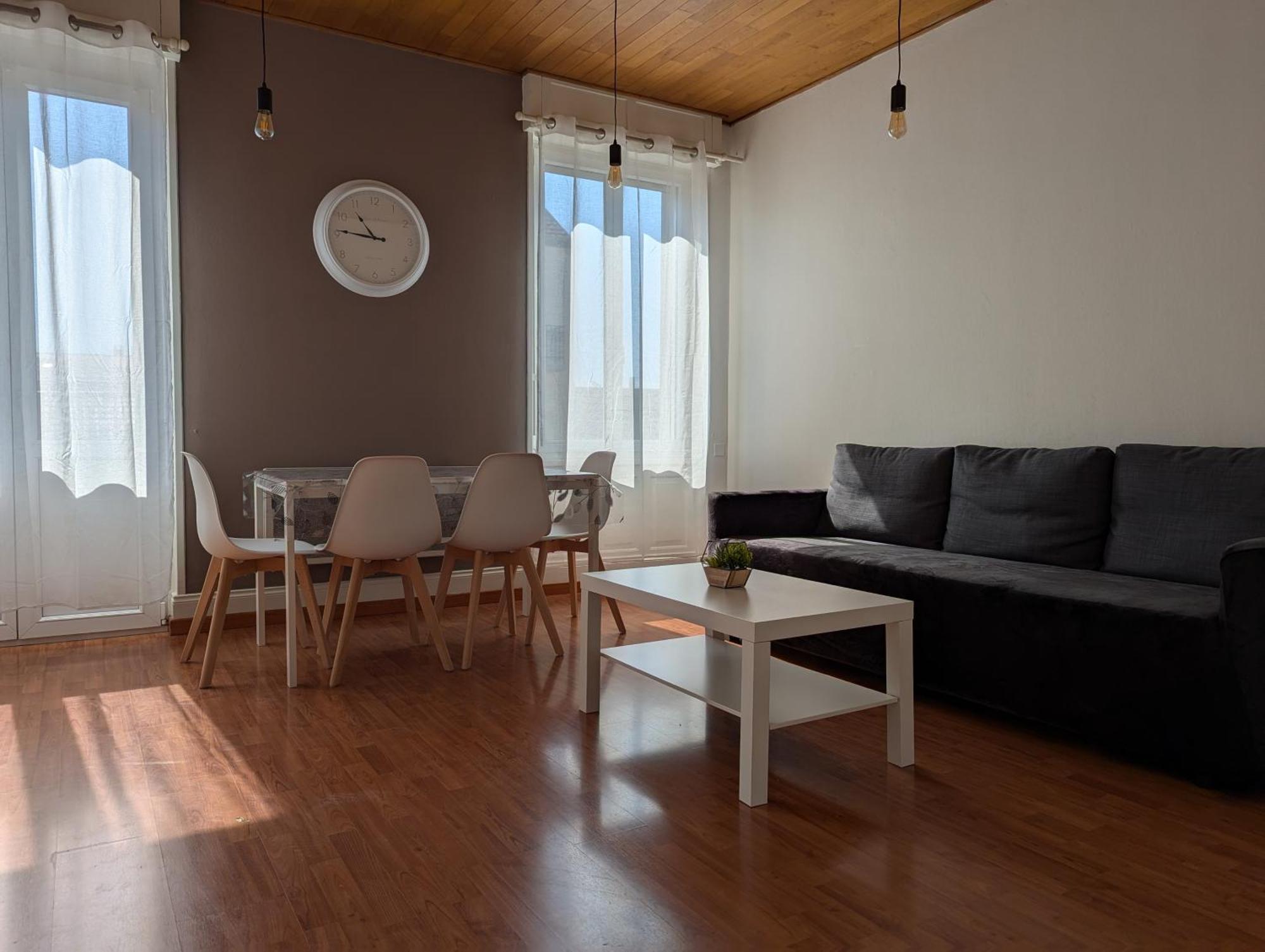 Le Mirage - 2 Chambres, Salon, Cuisine Equipee, Parking Et Wifi Gratuit Apartment *