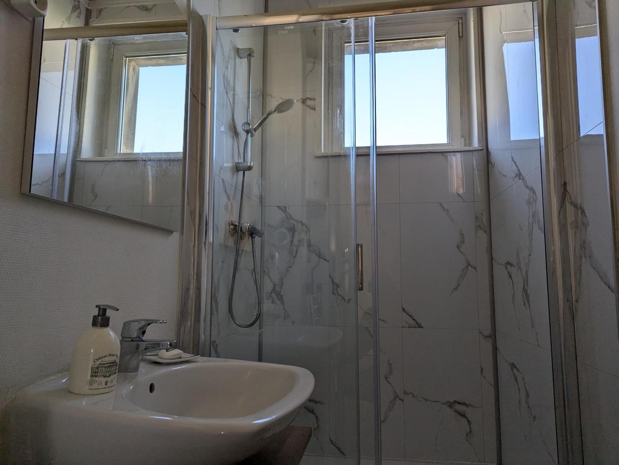 Appartement Le Mirage - 2 Chambres, Salon, Cuisine Equipee, Parking Et Wifi Gratuit Mulhouse